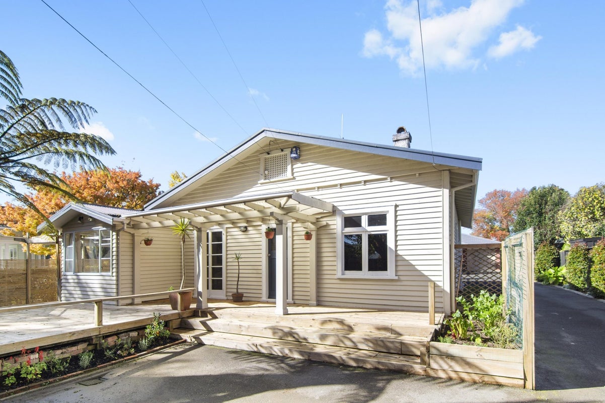 10 Stanley Street, Claudelands, Hamilton - Carousel 1