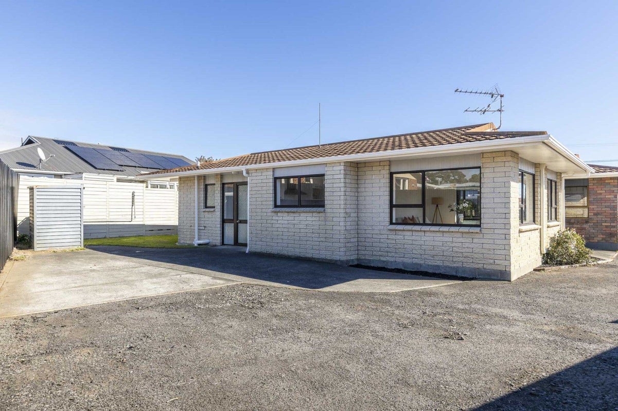 13A Tukapa Street, Westown, New Plymouth - Carousel 2
