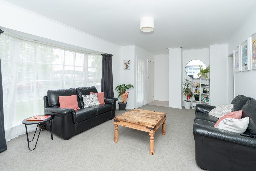 9 Totara Drive, St Andrews, Hamilton - Carousel 2
