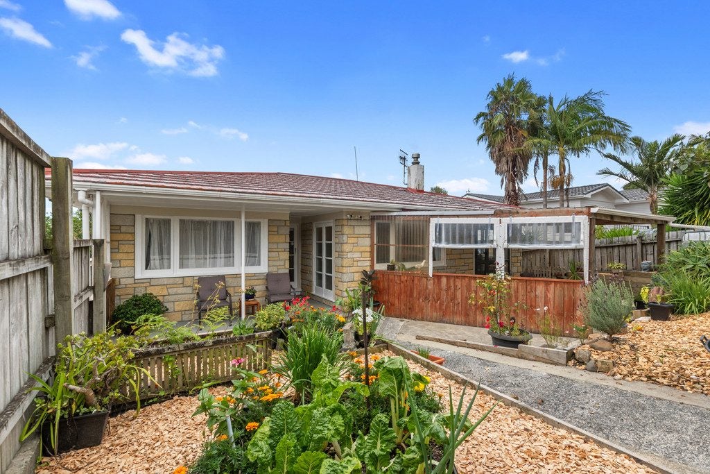 11 Cartwright Road, Onerahi, Whangarei - Carousel 1