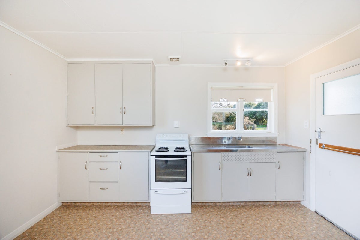 396 Kairanga Bunnythorpe Road, Bunnythorpe, Palmerston North - Carousel 2