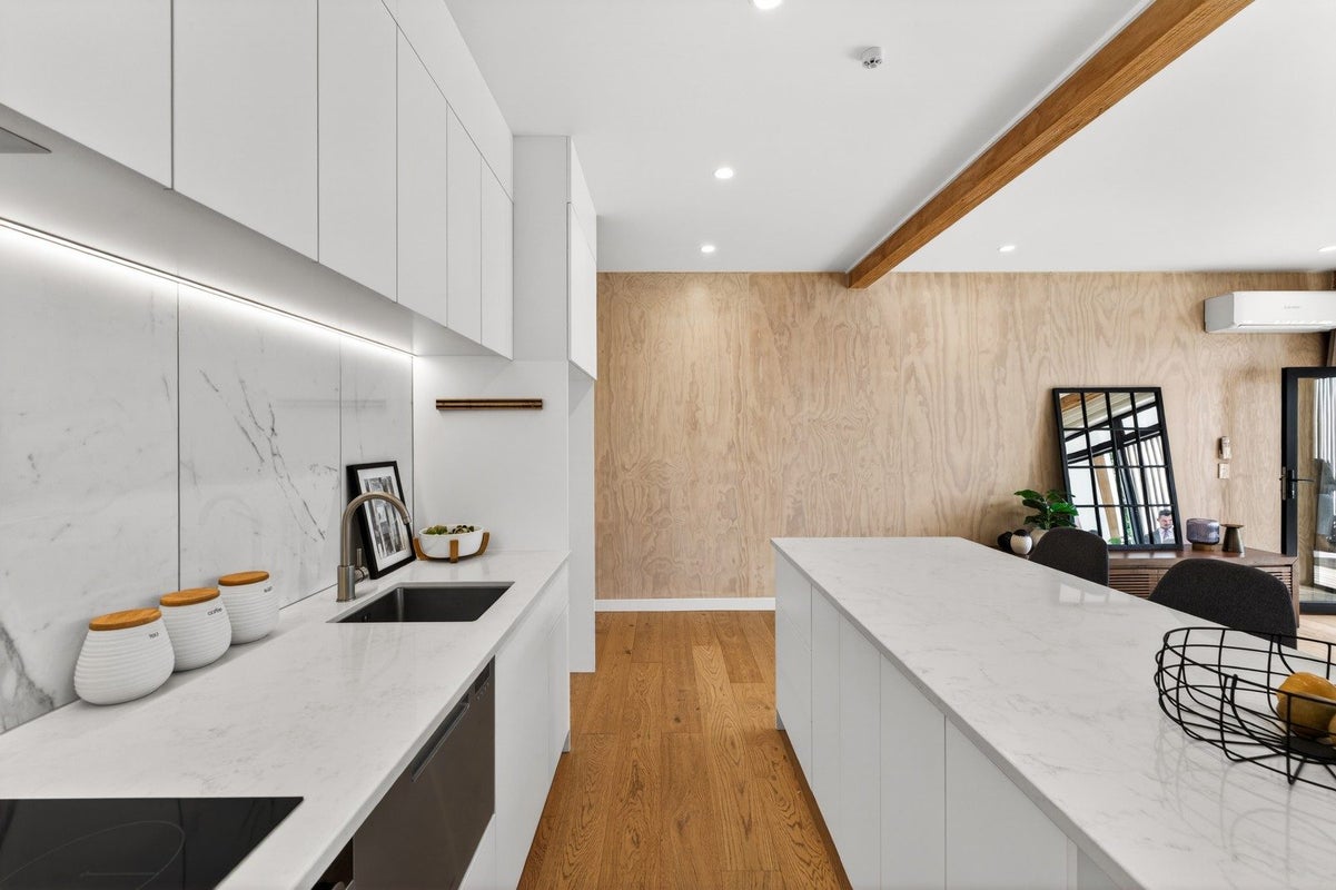 4/165 Hobsonville Point Road, Hobsonville, Auckland - Carousel 2