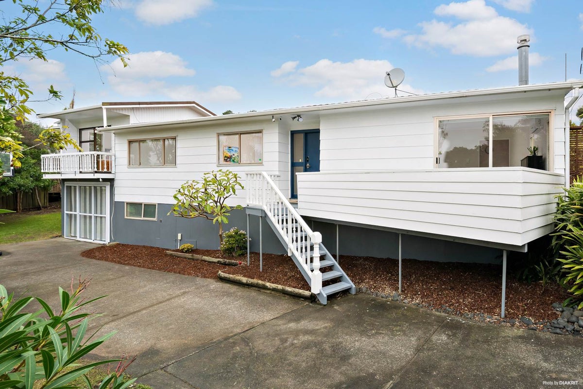 111 Becroft Drive, Forrest Hill, Auckland - Carousel 1