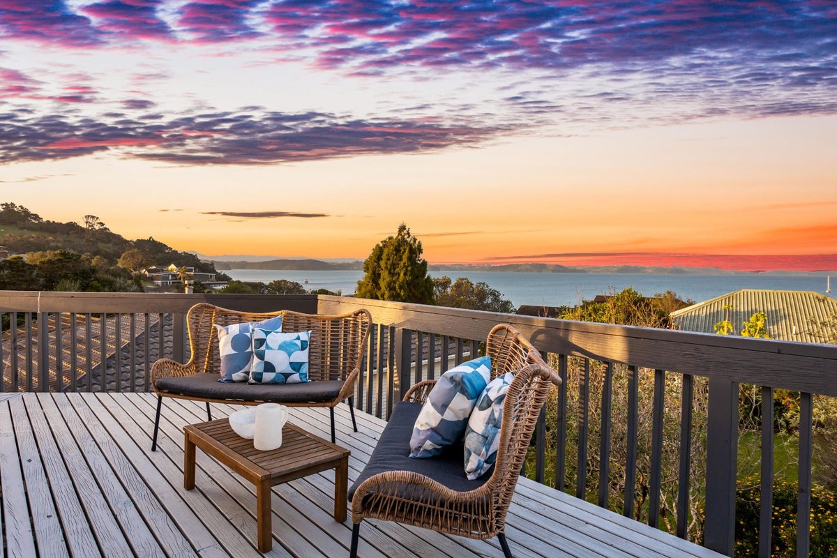 26 Deerness Crescent, Algies Bay, Warkworth - Carousel 1