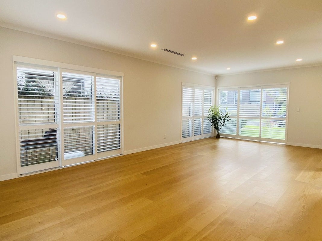 21 Hangar Lane, Whenuapai, Auckland - Carousel 2