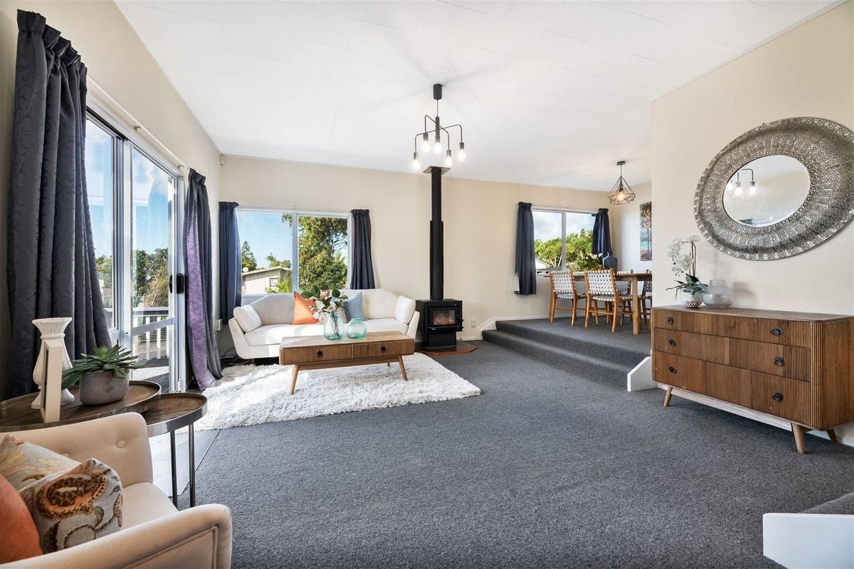 43 Aldern Road, Massey, Auckland - Carousel 2