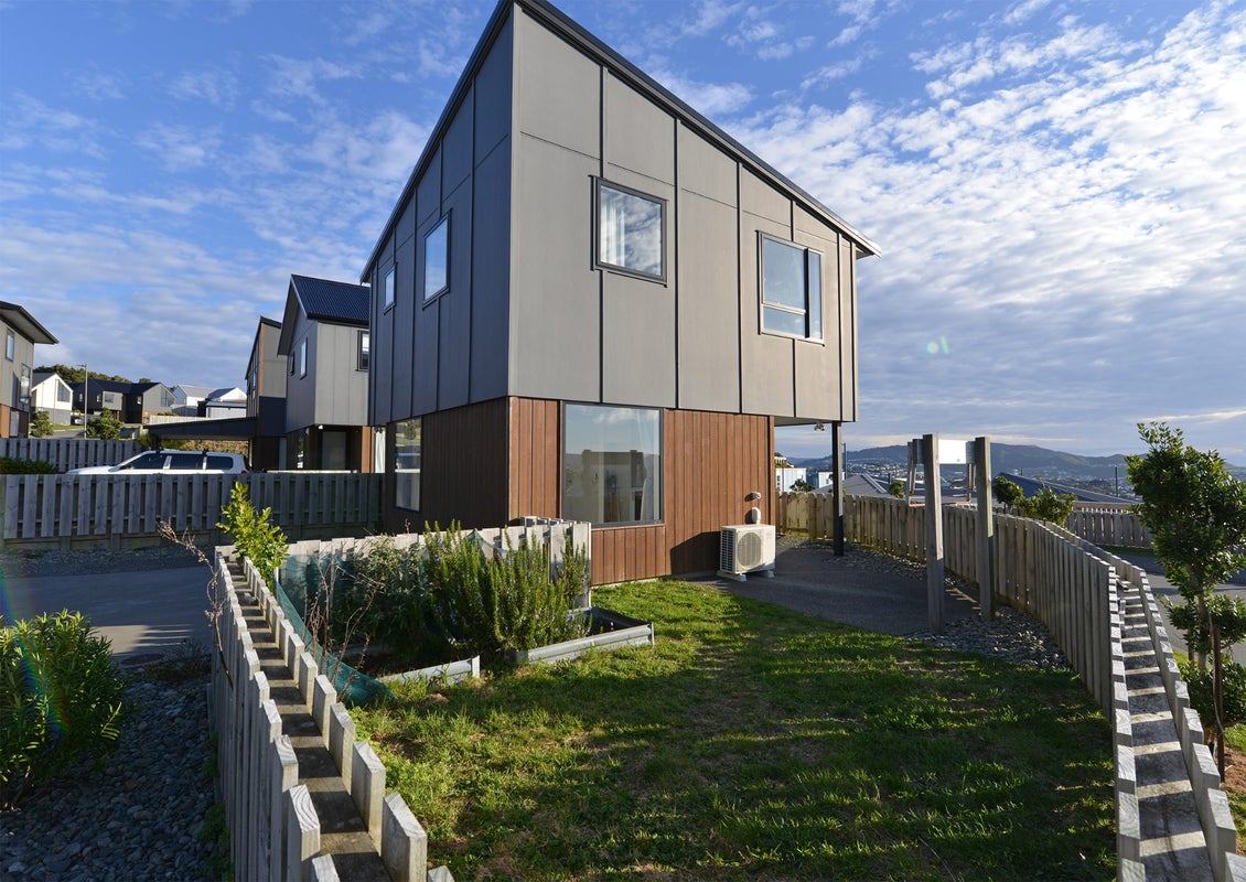 4 Astelia Way, Woodridge, Wellington - Carousel 2