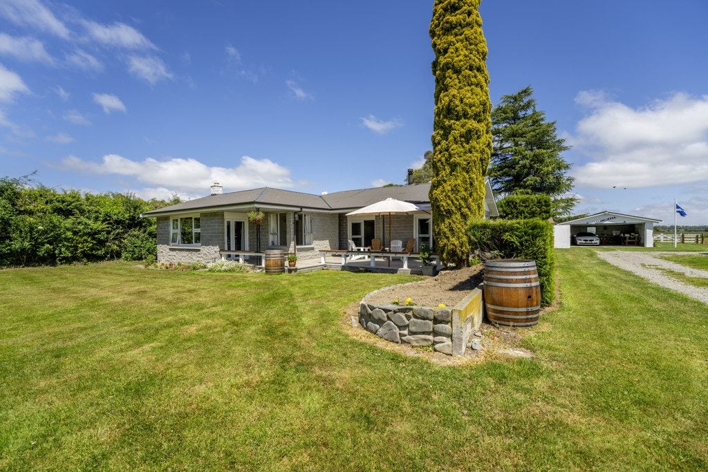 158 Coach Road, Orari - Carousel 1