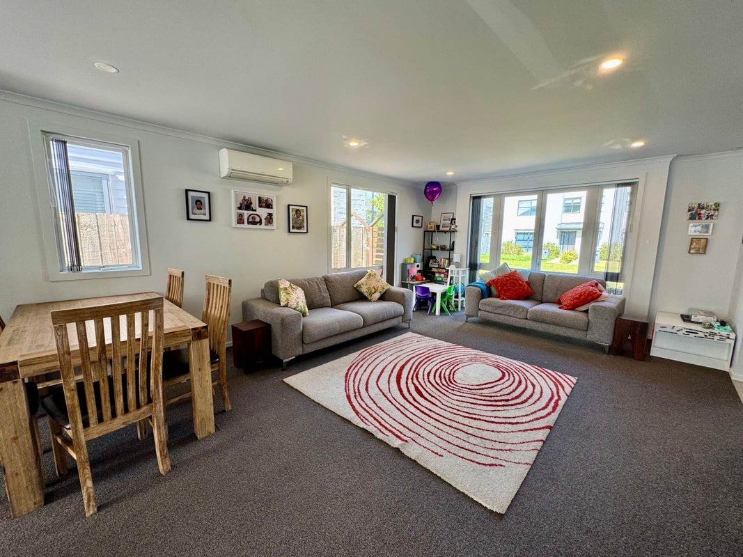 39 Hollowout Street, Takanini, Auckland - Carousel 2