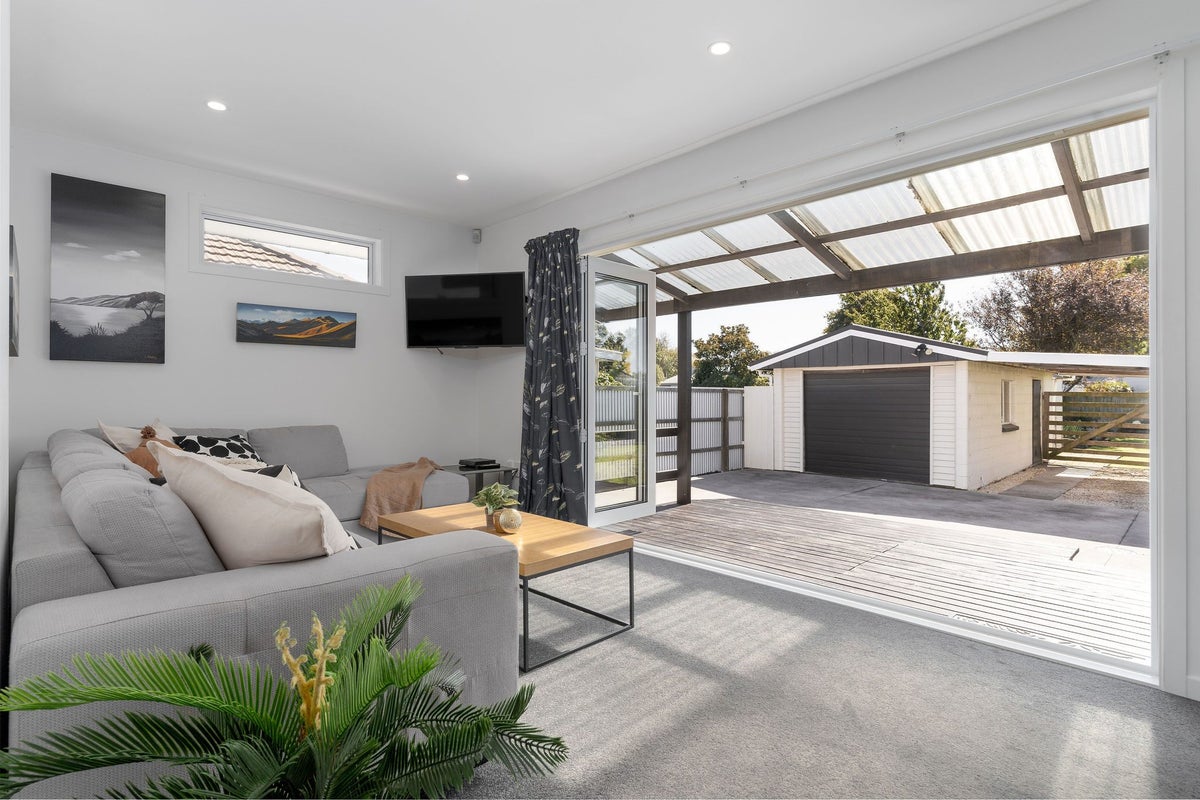 59 Daniels Road, Redwood, Christchurch - Carousel 2