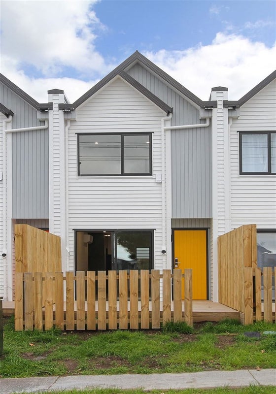 3/10 Rimu Street, New Lynn, Auckland - Carousel 2