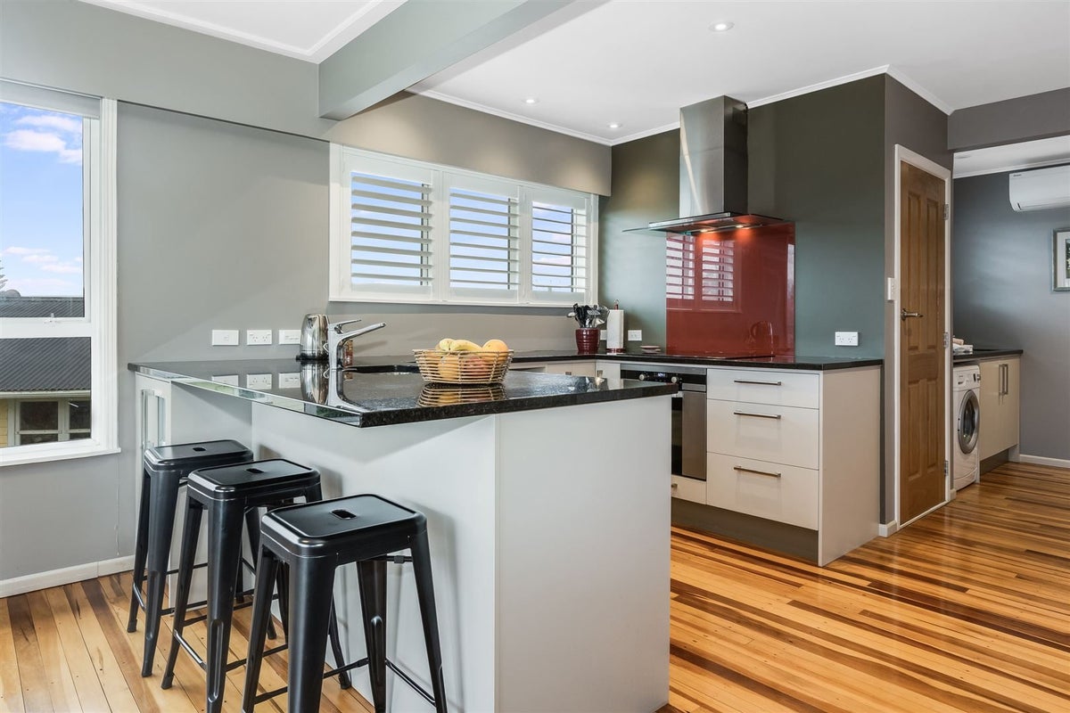 22 Ernest Street, Ranui, Porirua - Carousel 2