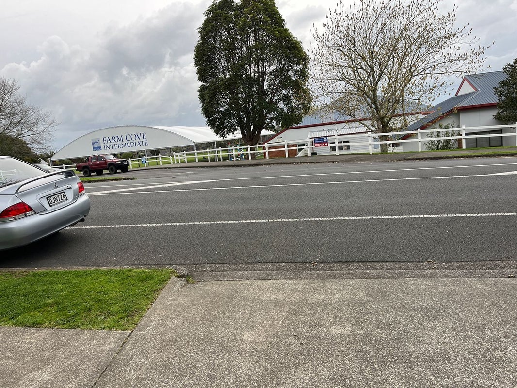 39A Butley Drive, Farm Cove, Auckland - Carousel 24