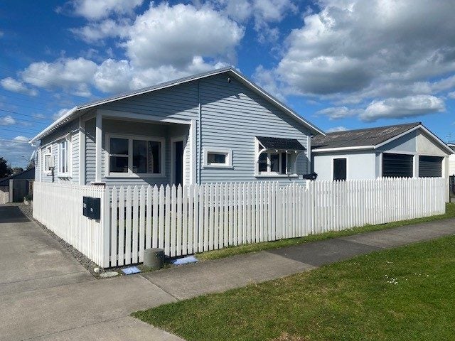 373 Carrington Street, Upper Vogeltown, New Plymouth - Carousel 1