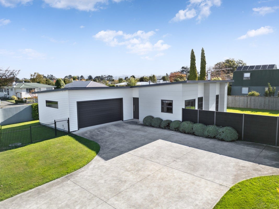1 Plains Avenue, Masterton, Masterton - Carousel 1