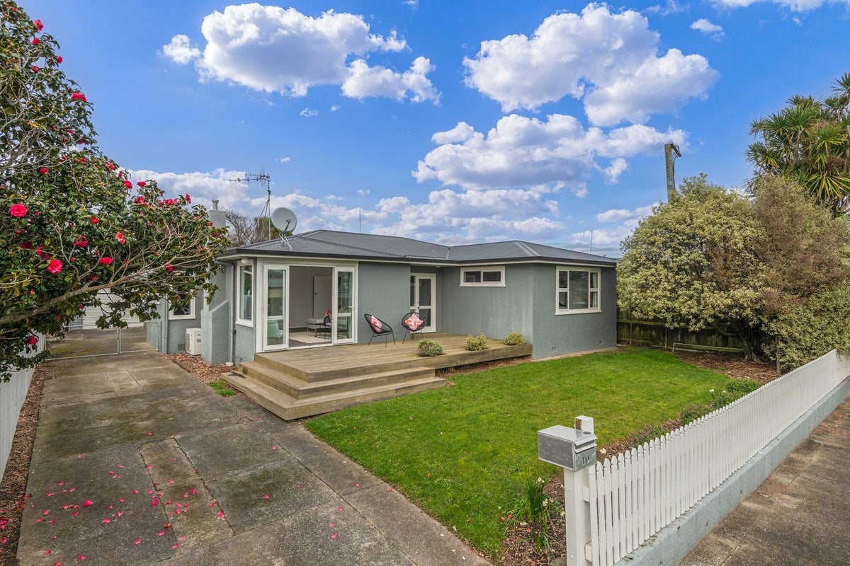 10 Ilford Place, Awapuni, Palmerston North - Carousel 1
