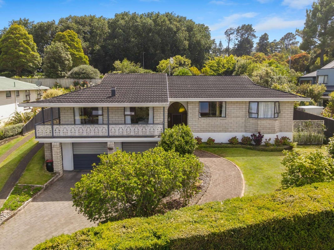 11 Linda Place, Saint Johns Hill, Whanganui - Carousel 1