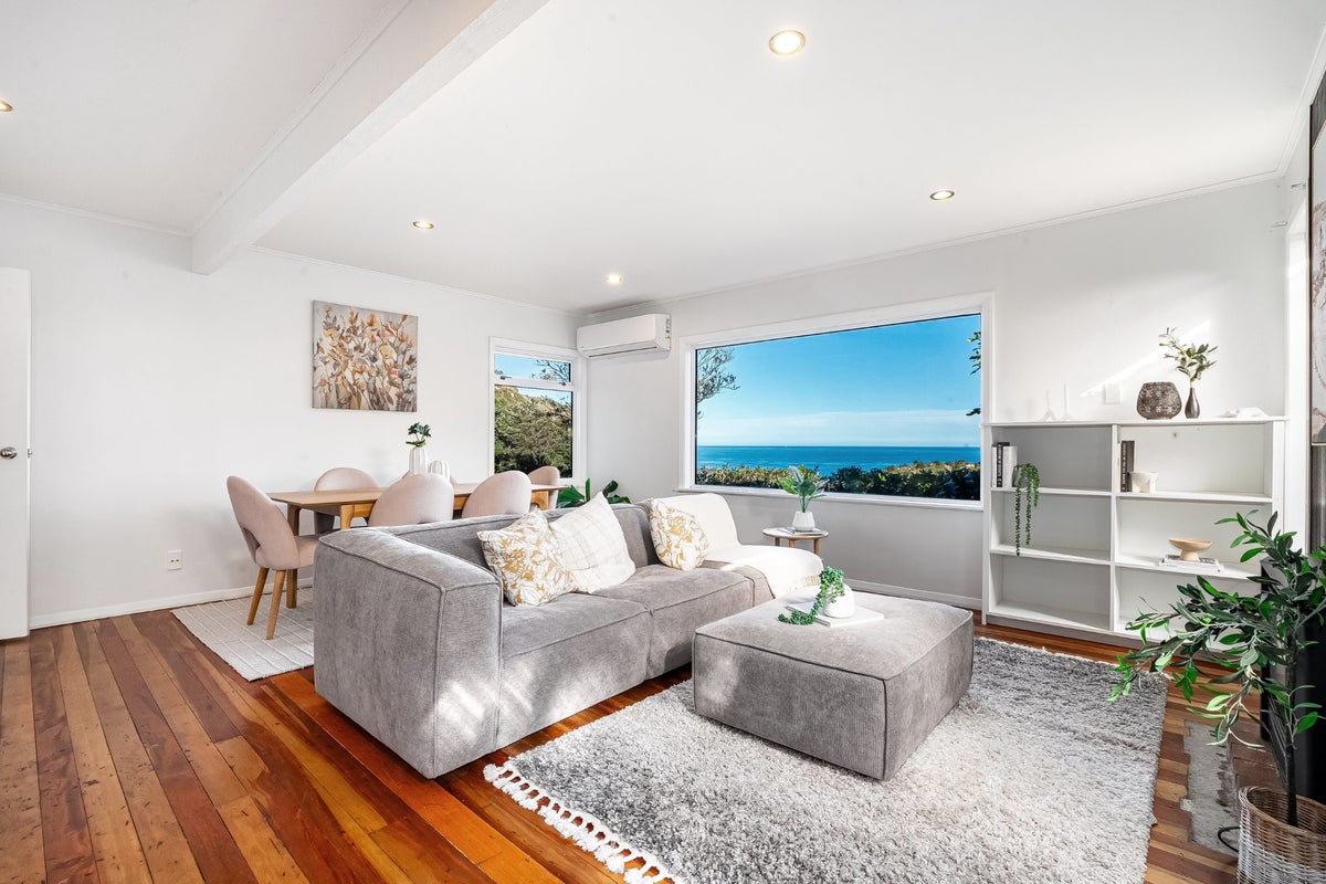 142 Severn Street, Island Bay, Wellington, Wellington - Carousel 1