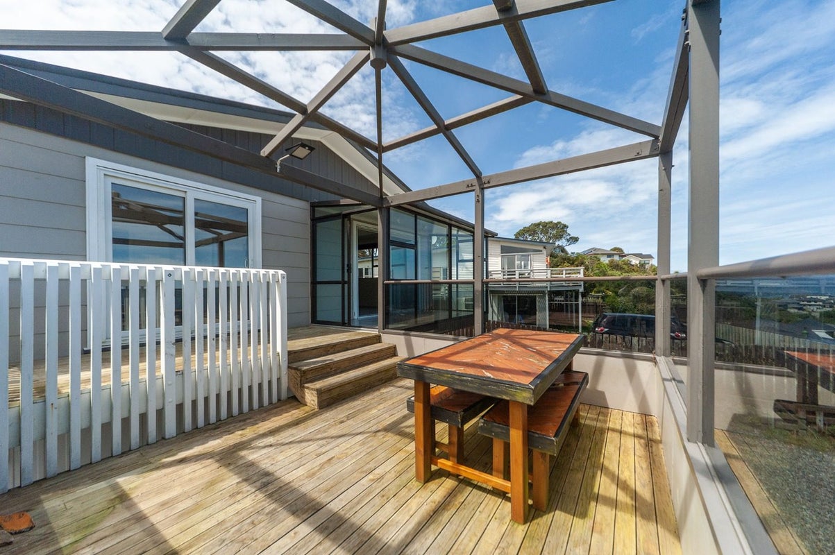 46 Cypress Drive, Maungaraki, Lower Hutt - Carousel 2
