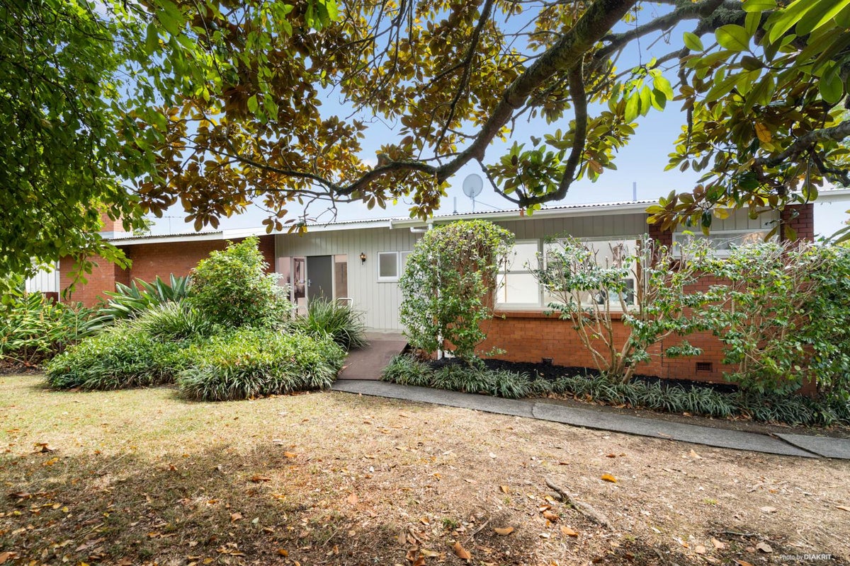 31 Pembroke Crescent, Glendowie, Auckland - Carousel 1