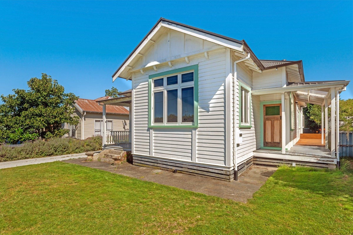 12 Kennedy Street, Mangapapa, Gisborne - Carousel 1