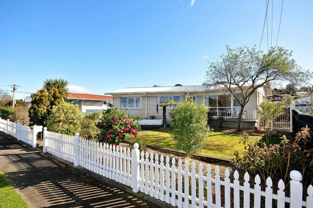 194 Whatawhata Road, Dinsdale, Hamilton - Carousel 1