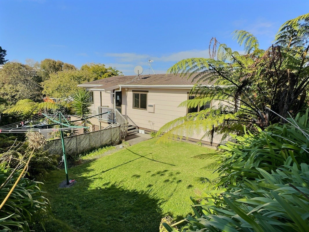 52 Pembroke Street, Westown, New Plymouth, Taranaki - Carousel 1