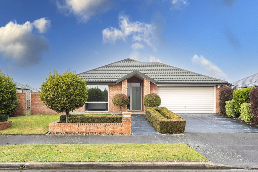 28 Awatea Gardens, Wigram, Christchurch - Carousel 1