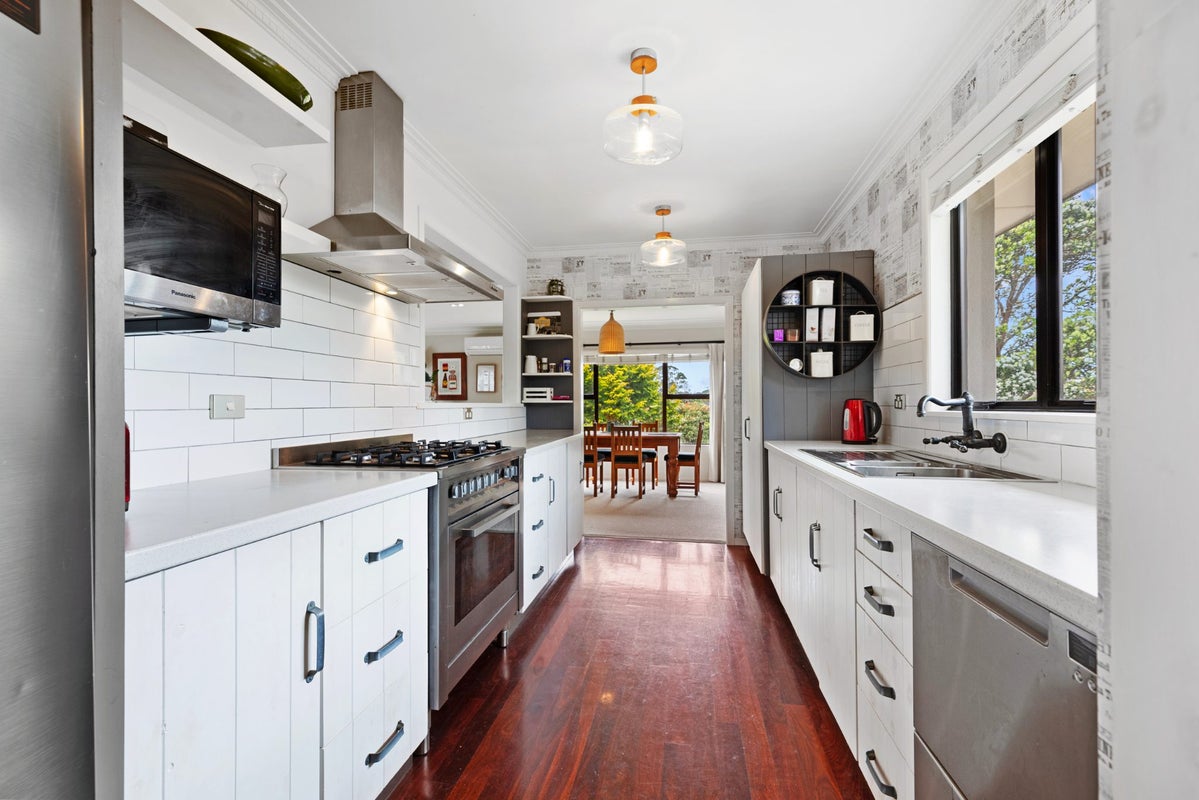 1 Tamahika Street, Hairini, Tauranga - Carousel 2