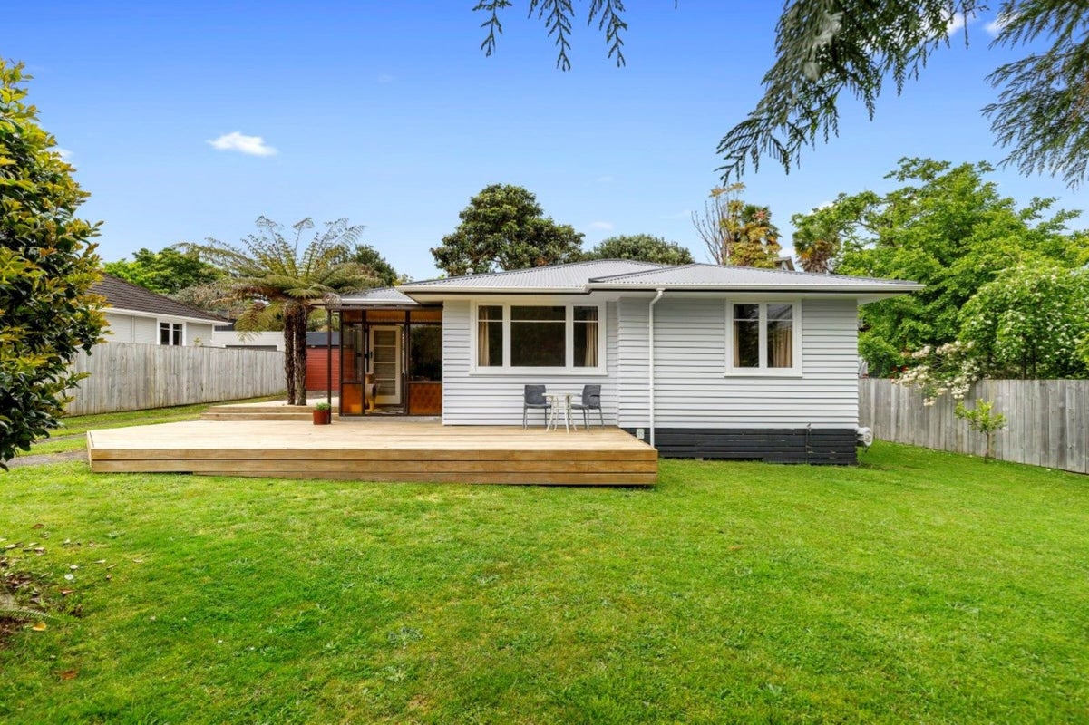 6 Wiremu Street, Hamilton East, Hamilton - Carousel 15