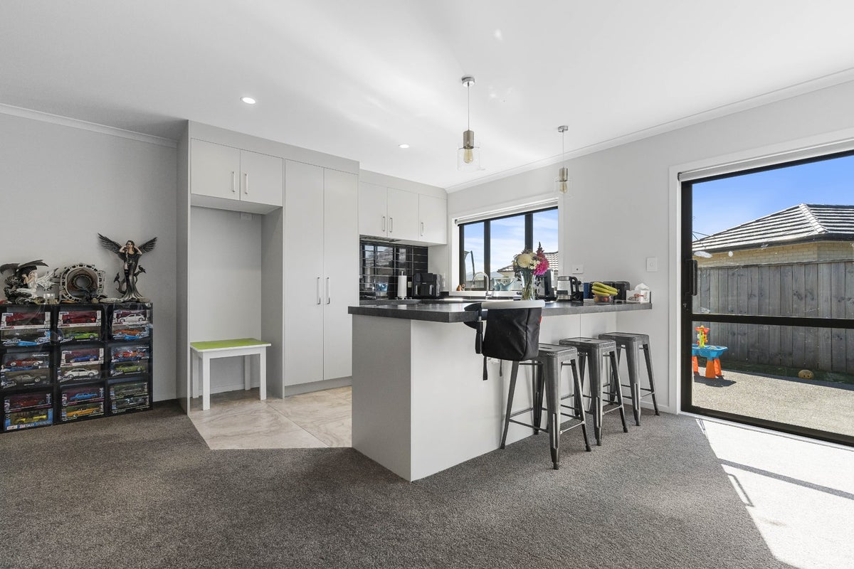 6 Molesworth street, Carterton, Wellington - Carousel 2