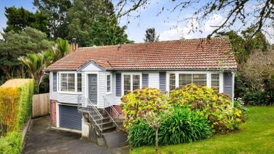 23 Rimutaka Place, Titirangi, Auckland - Carousel 1