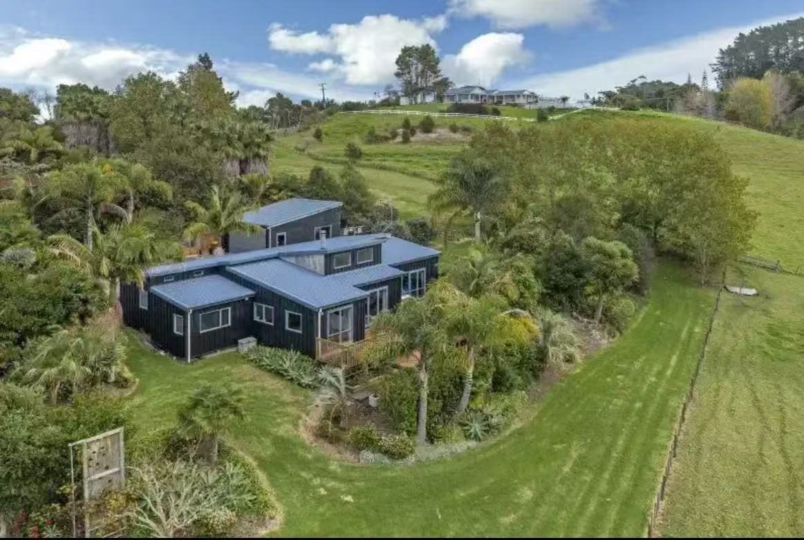 100 Upper Orewa Road, Wainui, Silverdale - Carousel 2