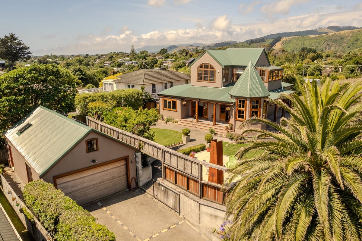 15 Poplar Avenue, Raumati South, Paraparaumu - Carousel 2