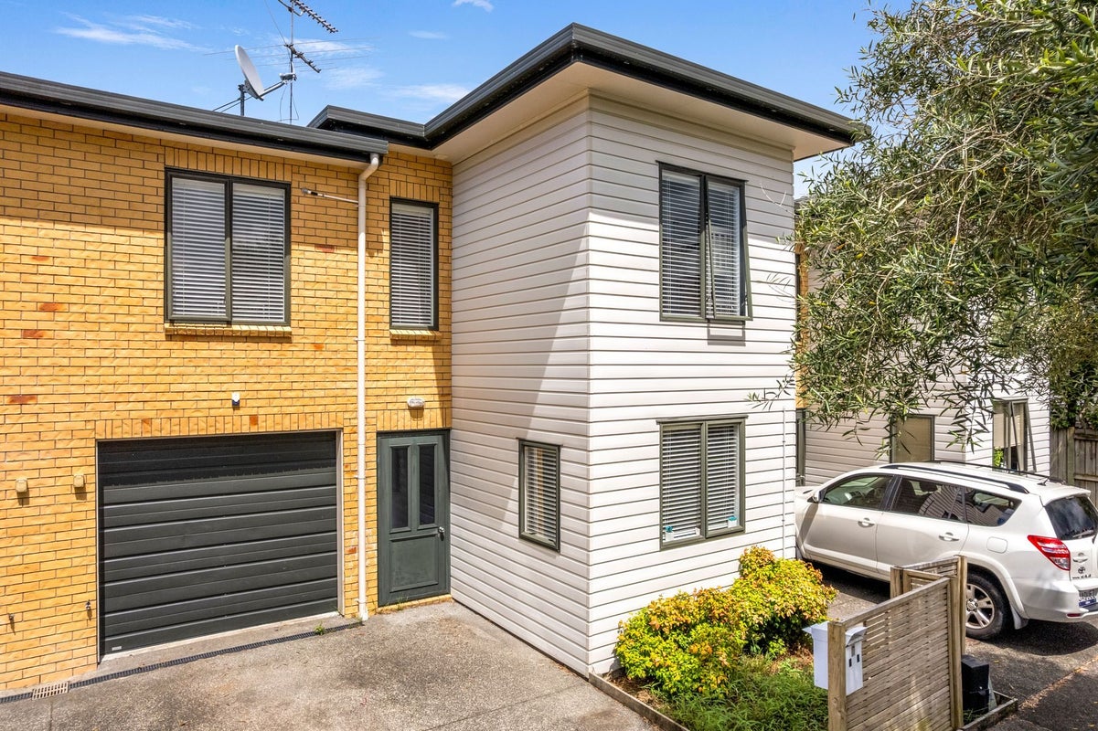 6 Barnea Circle, Glen Eden, Auckland - Carousel 2