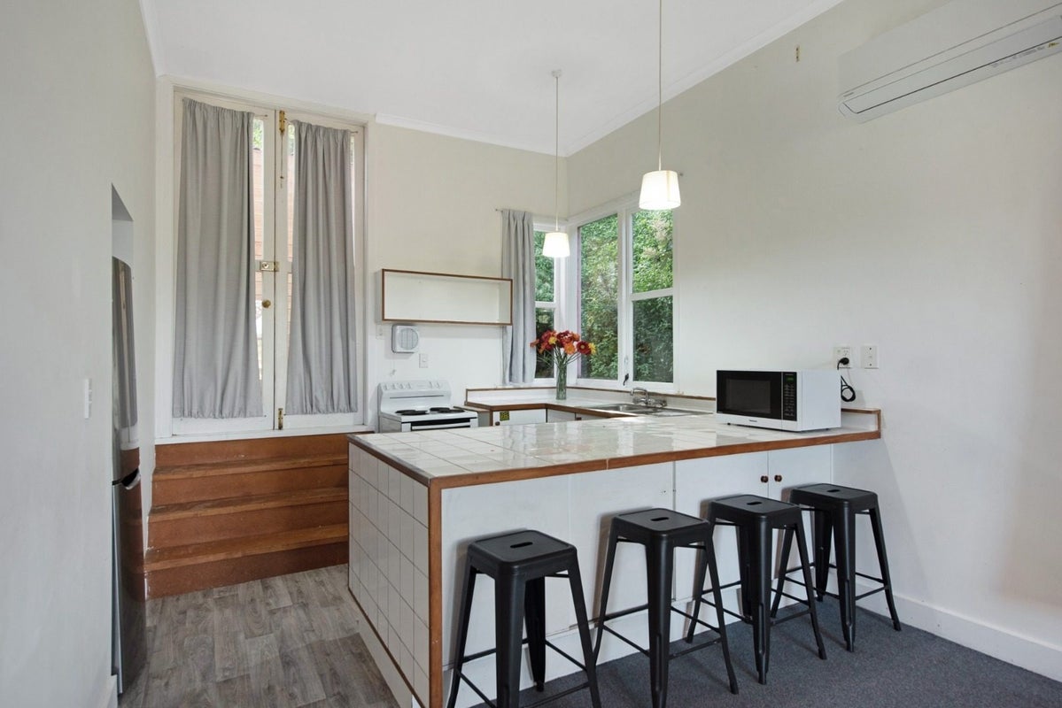 15 Mortimer Terrace, Aro Valley, Wellington - Carousel 2