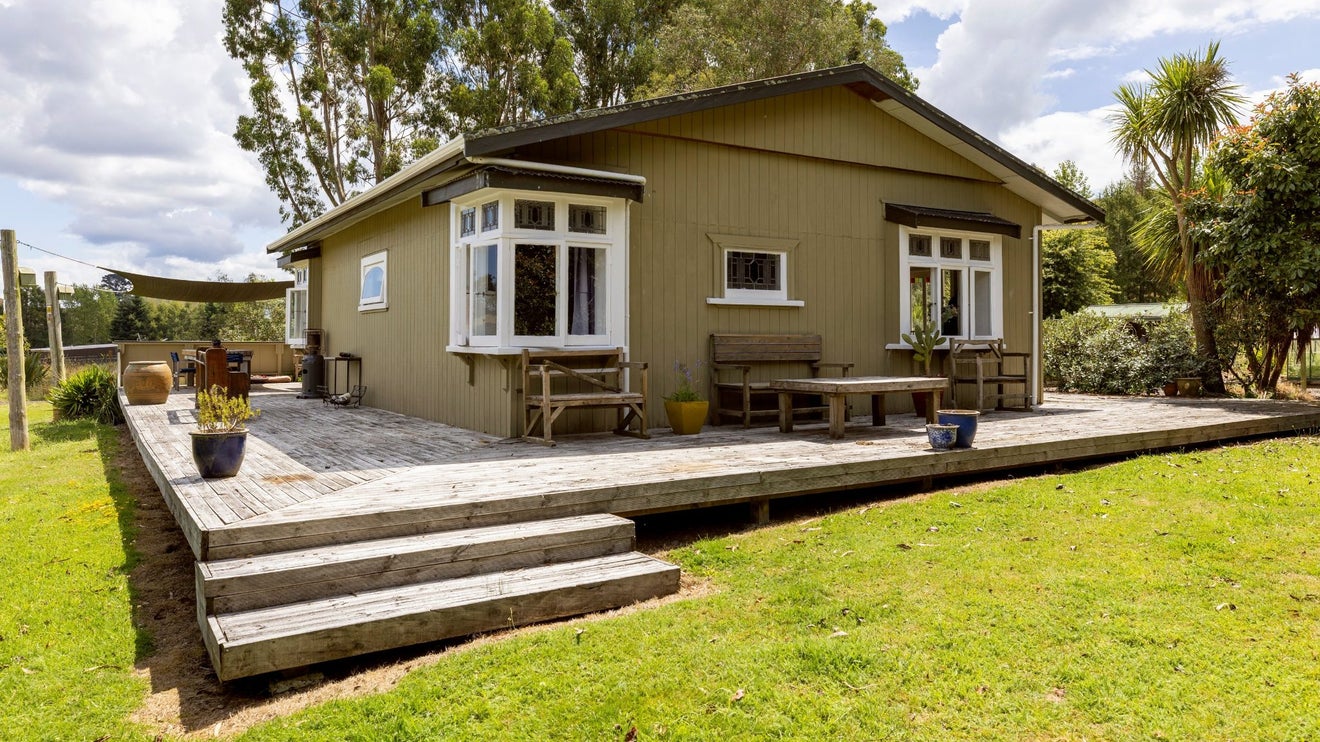 312 Whangamata Road, Kinloch, Taupo - Carousel 1