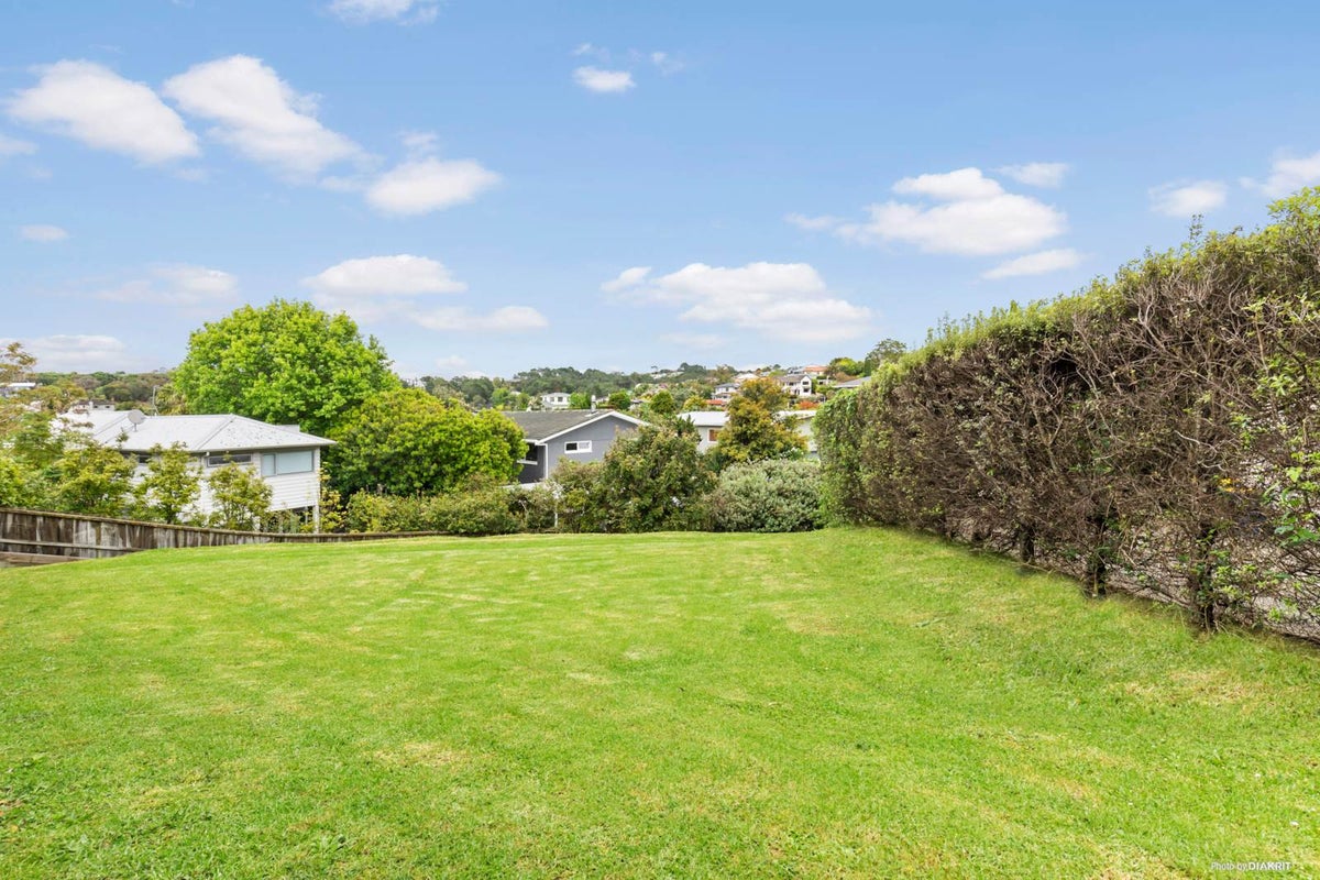 20C Jellicoe Road, Murrays Bay, Auckland - Carousel 1