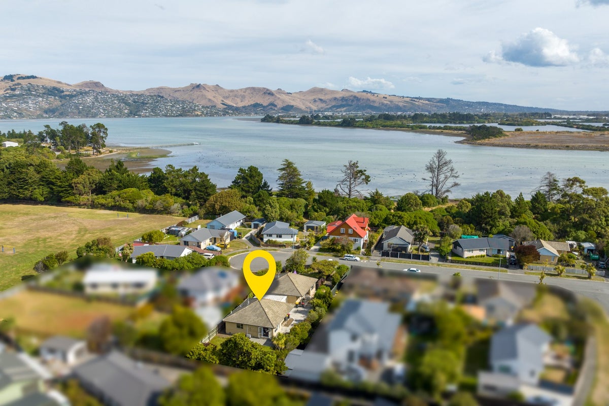 2/10 SEAFIELD PLACE, south new brighton, Christchurch - Carousel 15