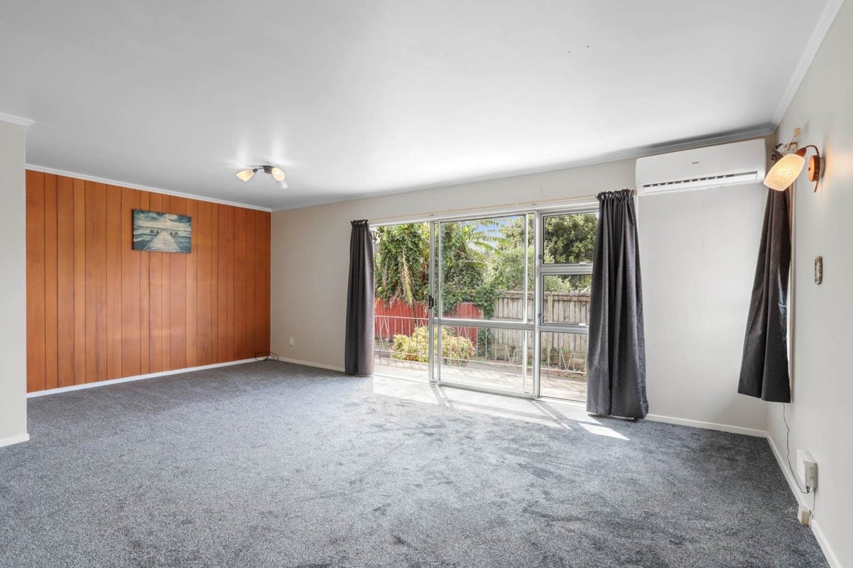2/37 Gardner Avenue, New Lynn, Auckland - Carousel 2