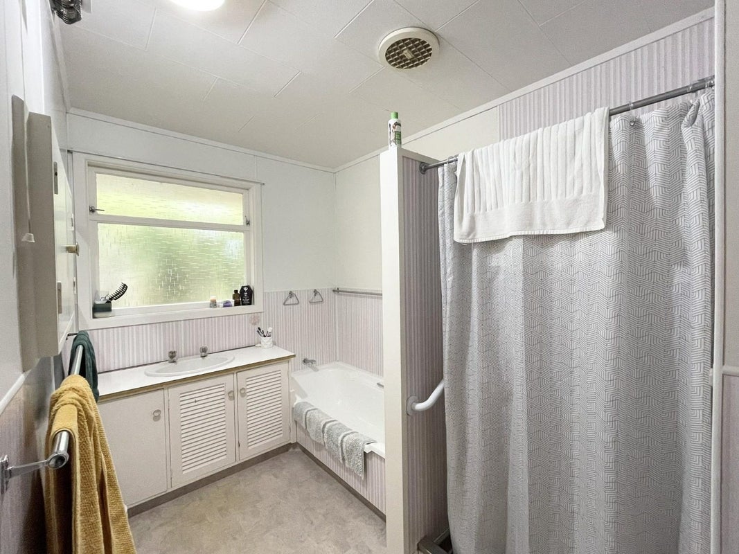 9 Montana Place, Merrilands, New Plymouth - Carousel 13