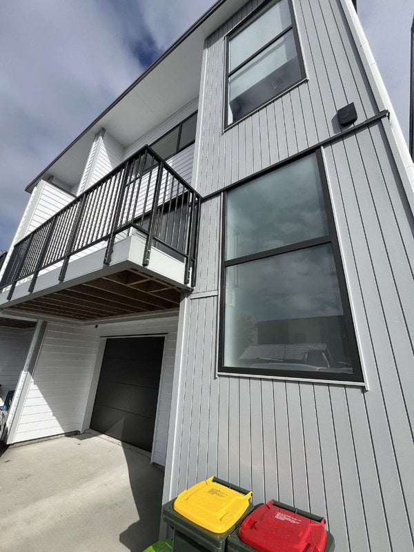 19B Arawa Street, New Lynn, Auckland - Carousel 1