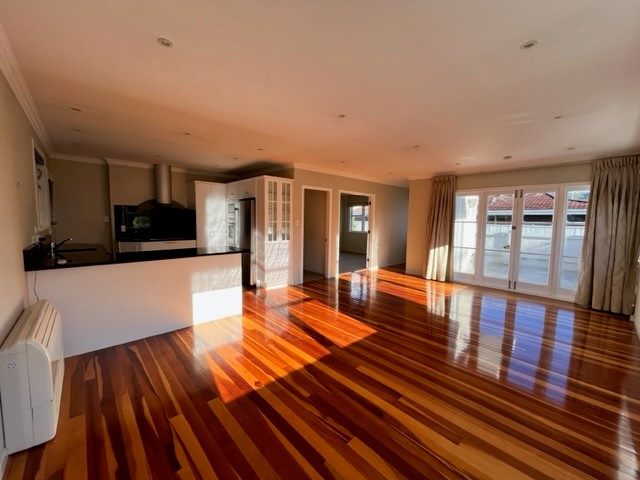 48A Queens Grove, Hutt Central, Lower Hutt - Carousel 2