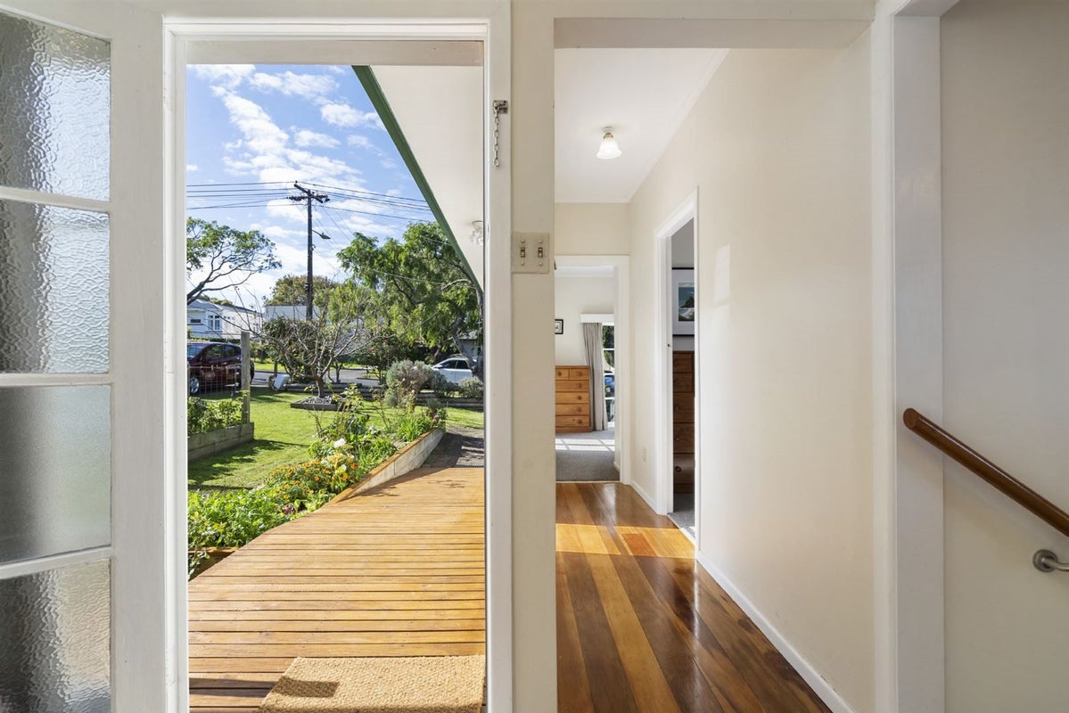 21 Bentleigh Avenue, New Windsor, Auckland - Carousel 2