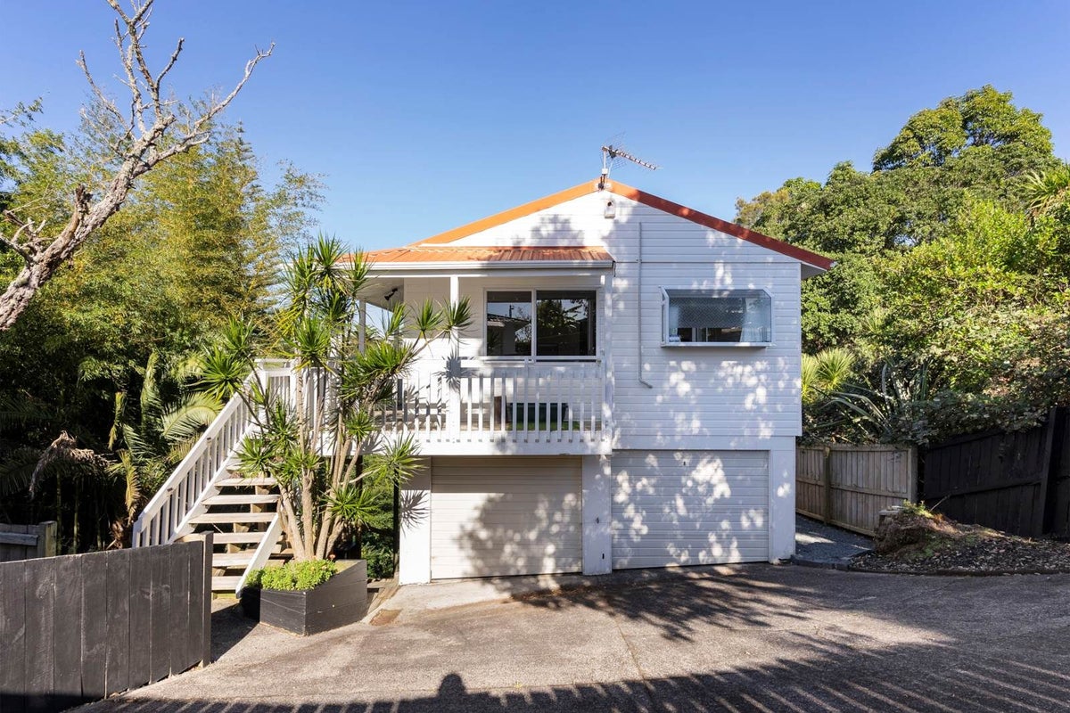 109 Tirimoana Road, Te Atatu South, Auckland - Carousel 1