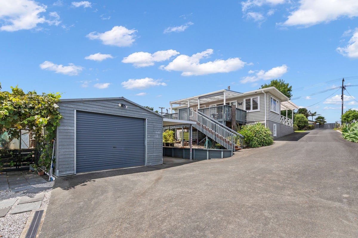 4 Handforth Street, Onerahi, Whangarei - Carousel 1