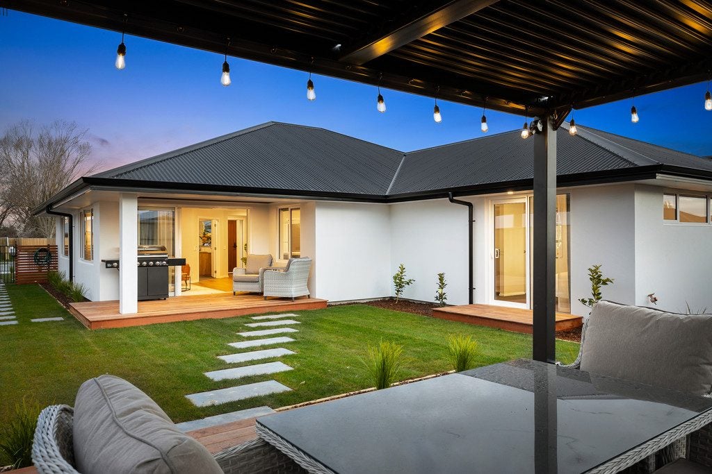 8 Strowan Avenue, Elgin, Ashburton - Carousel 2