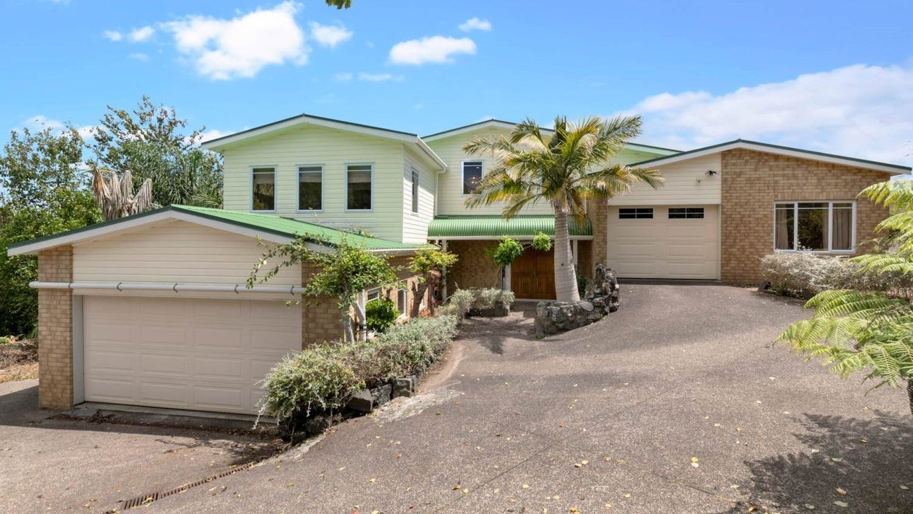 114 Point View Drive, East Tamaki Heights, Auckland - Carousel 1