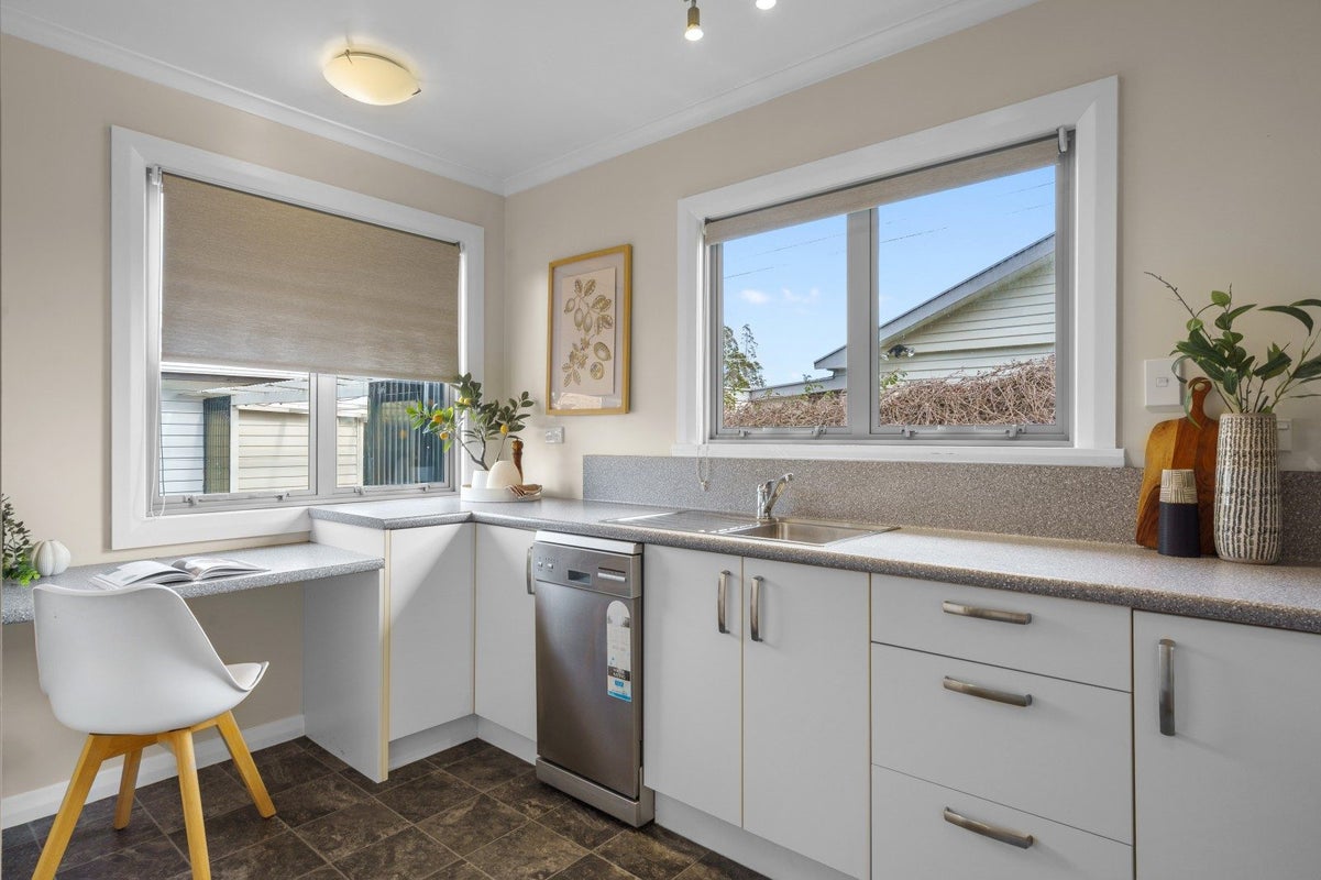 5 Parkers Road, Tahunanui, Nelson - Carousel 2