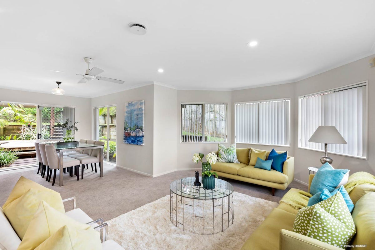 23 Stewart Gibson Place, Manurewa, Auckland - Carousel 1